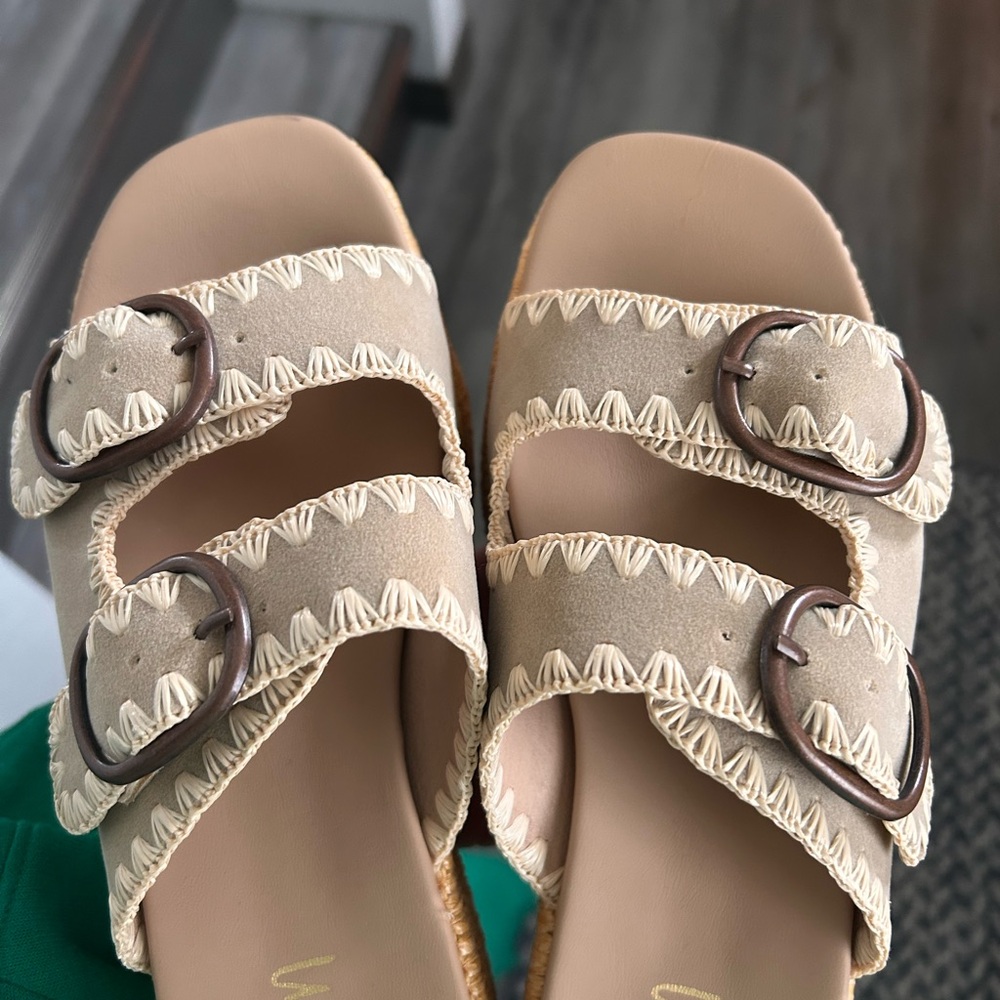 Mi.iM Beige Sandals with Buckle Details
